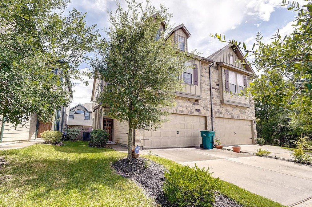 16 Cheswood Manor Ct, Spring TX  77382-5432 exterior