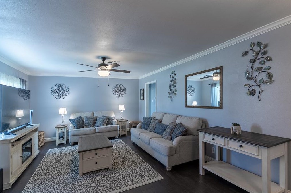 5718 Winding Crk Way, Houston TX  77017-6816 exterior