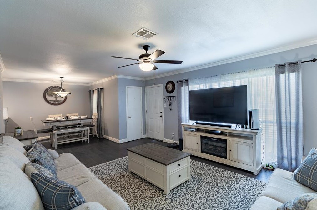 5718 Winding Crk Way, Houston TX  77017-6816 exterior