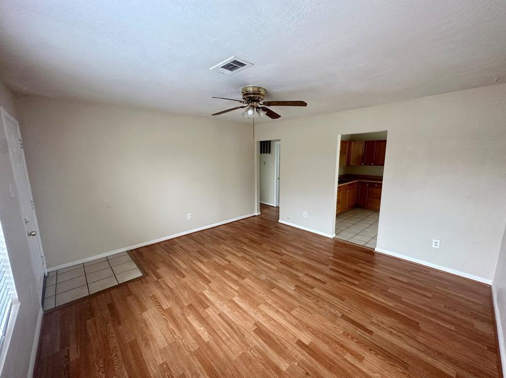 2109 Alabama St, Baytown TX  77520-6113 exterior