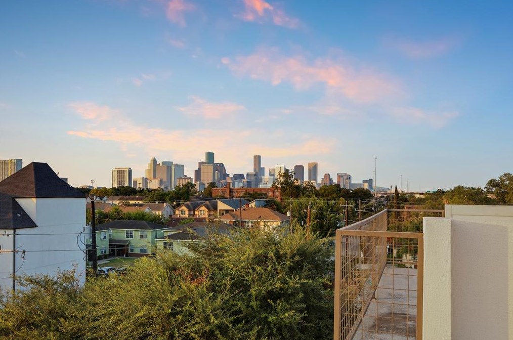 4625 Chartres St, Houston TX  77004-5143 exterior