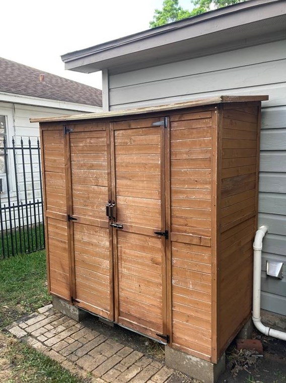 4114 Dacca Dr, Houston TX  77047-1230 exterior