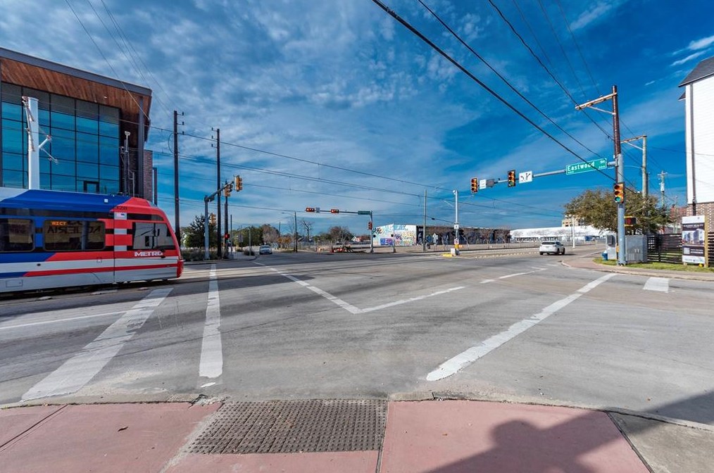 320 Eastwood St, Houston TX  77021-4218 exterior