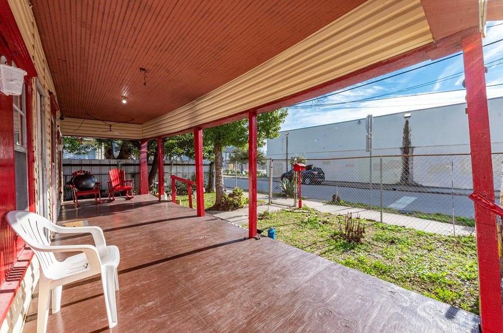 320 Eastwood St, Houston TX  77021-4218 exterior