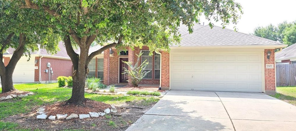 7307 Hollow Field Ln, Cypress TX  77433-1244 exterior