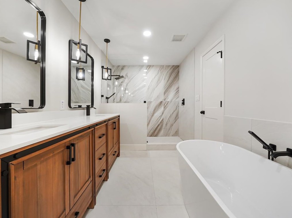 2807 Quincannon Ln, Houston TX 77043-1202 exterior