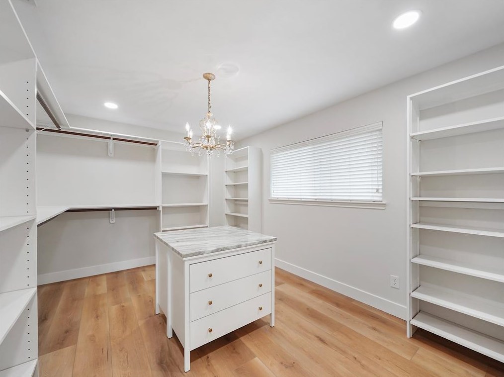 2807 Quincannon Ln, Houston TX 77043-1202 exterior