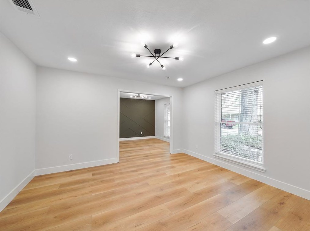 2807 Quincannon Ln, Houston TX 77043-1202 exterior