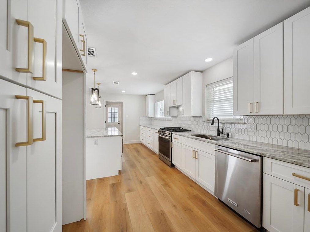 2807 Quincannon Ln, Houston TX 77043-1202 exterior