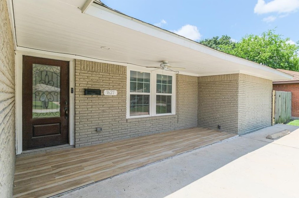 1627 Ansbury Dr, Houston TX  77018-7201 exterior