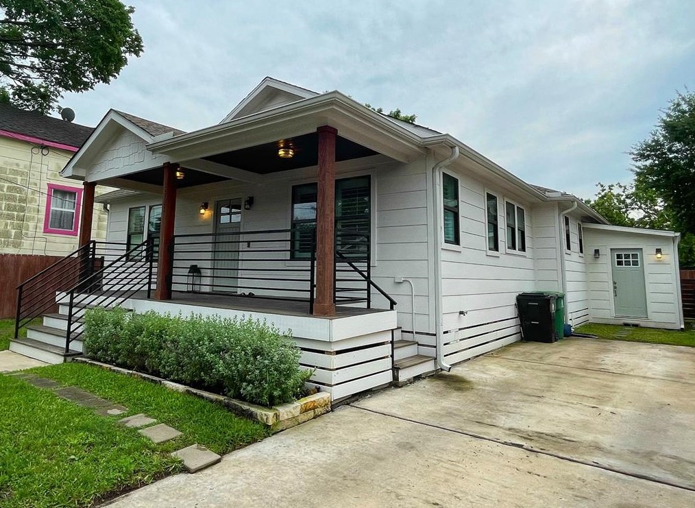 1711 Chestnut St, Houston TX  77009-8601 exterior