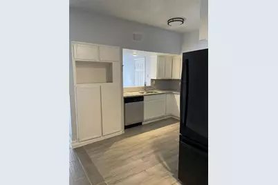 8703 Victorian Village Drive #8703, Houston, TX 77071 - Photo 5