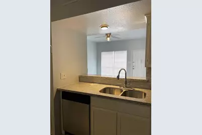 8703 Victorian Village Drive #8703, Houston, TX 77071 - Photo 7