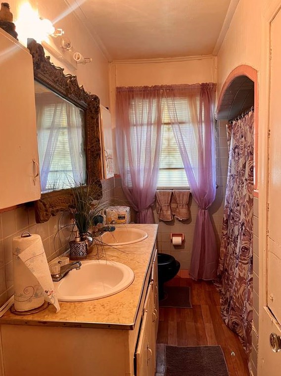 6205 Wayne, Houston TX  77026-4851 exterior