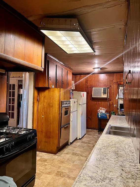 6205 Wayne, Houston TX  77026-4851 exterior