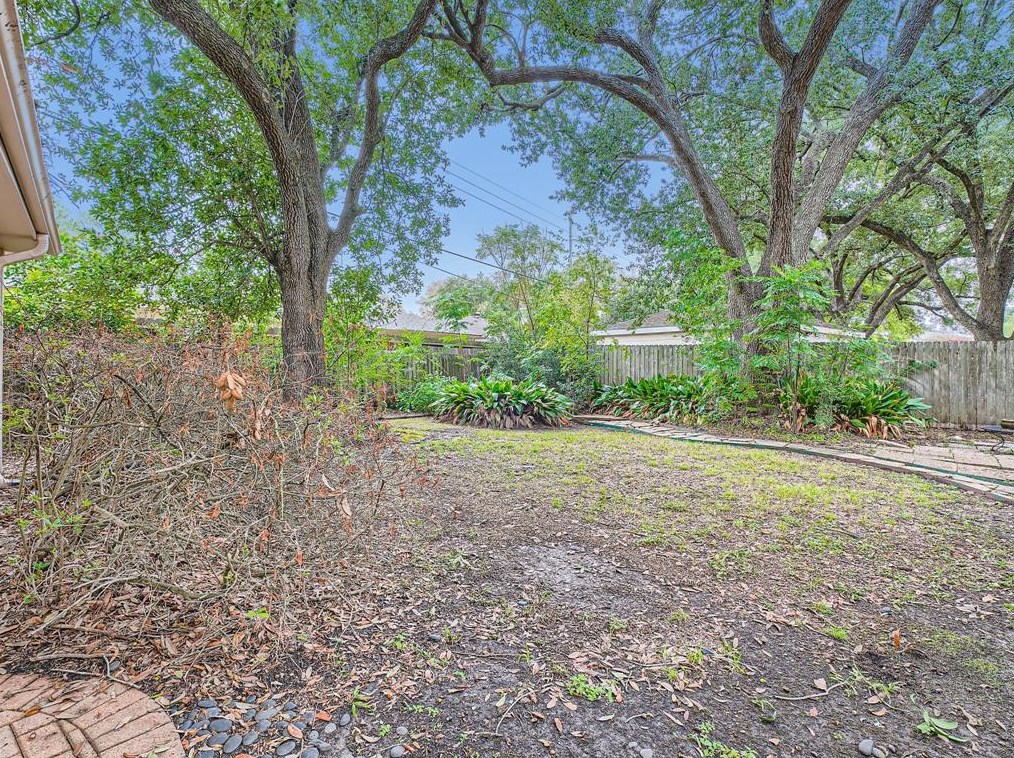 5510 Braesvalley Dr, Houston TX  77096-2911 exterior
