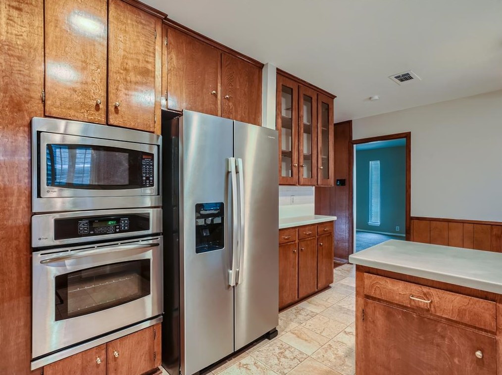 5510 Braesvalley Dr, Houston TX  77096-2911 exterior