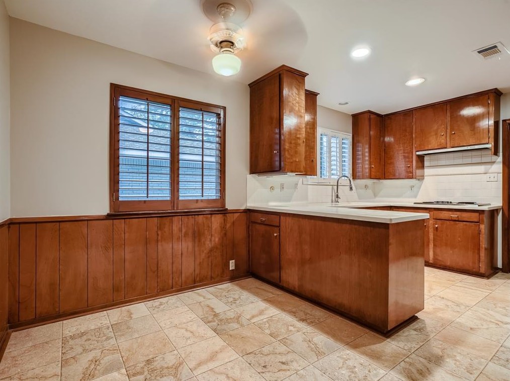 5510 Braesvalley Dr, Houston TX  77096-2911 exterior