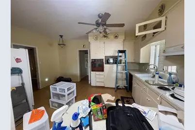416 W Burleson Street, Wharton, TX 77488 - Photo 11