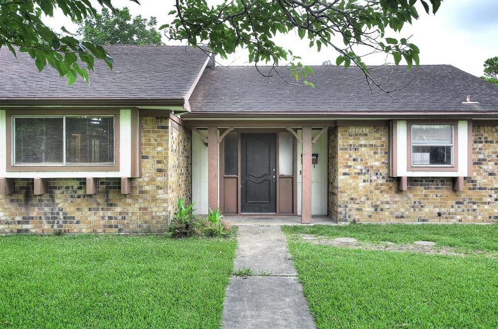 10626 Sagewind Dr, Houston TX  77089-3021 exterior