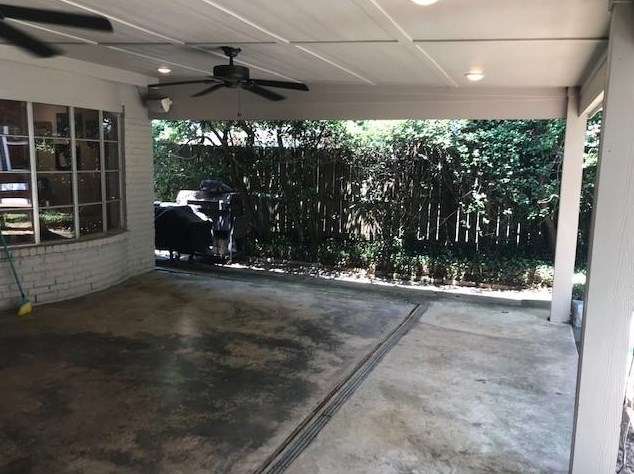 9415 Meadowcroft Dr, Houston TX  77063-3914 exterior