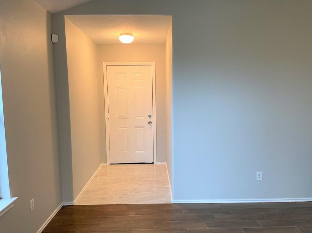 14207 Stone Cottage Ln, Houston TX  77047-4582 exterior