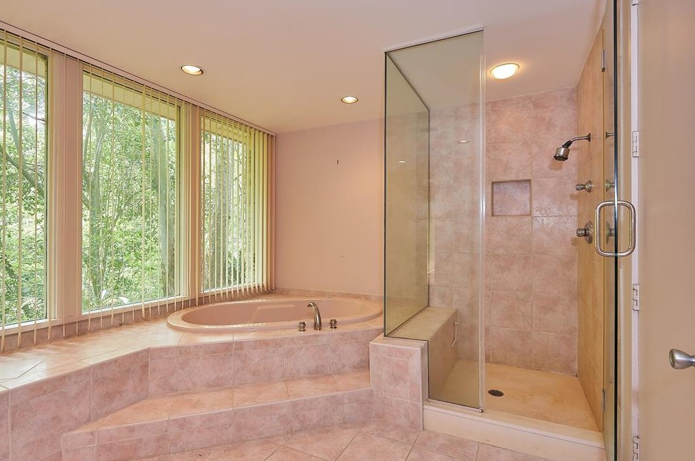11111 Wickdale Dr, Houston TX  exterior