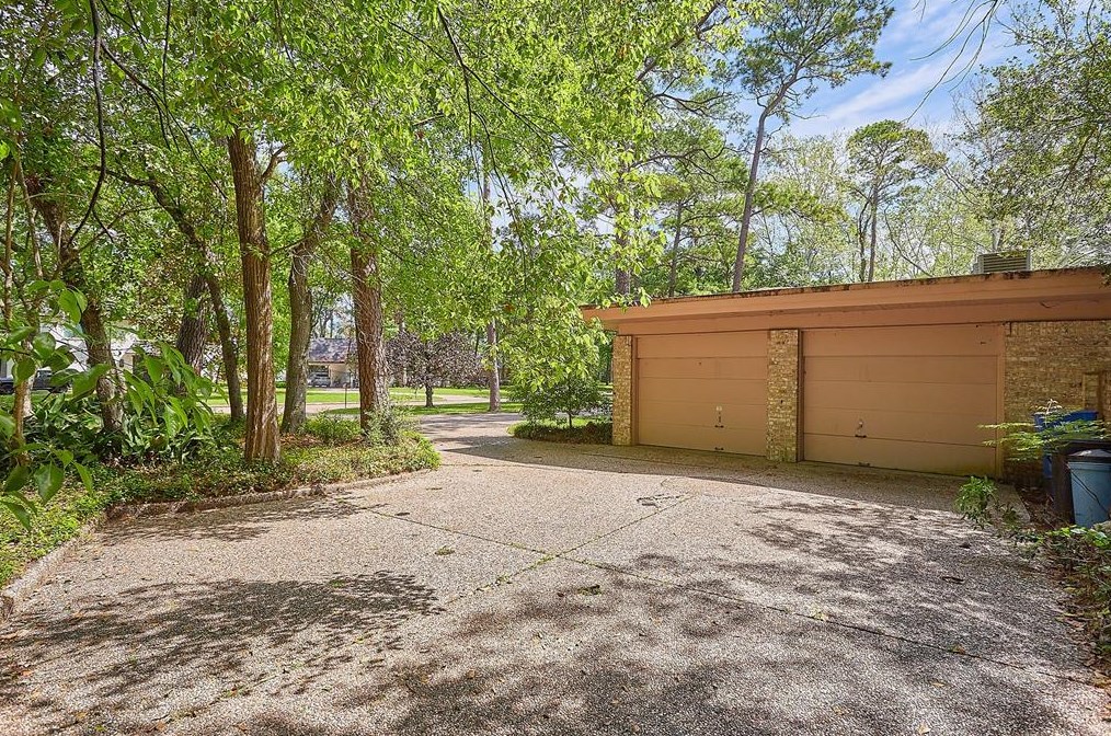 11111 Wickdale Dr, Houston TX  77024-7519 exterior