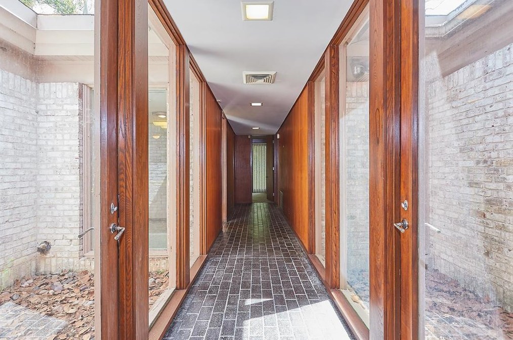 11111 Wickdale Dr, Houston TX  exterior