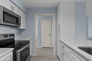 7600 Seawall Blvd, Galveston, TX 77551 - Photo 9