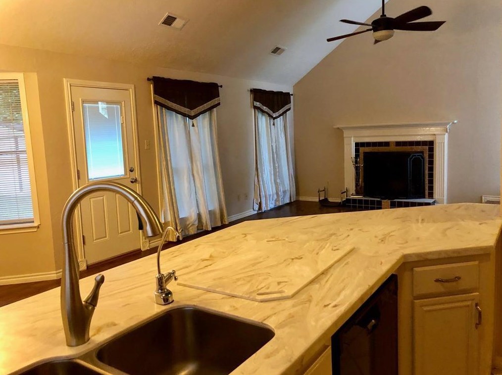 19515 Shady Bank Dr, Tomball TX  77375-7748 exterior