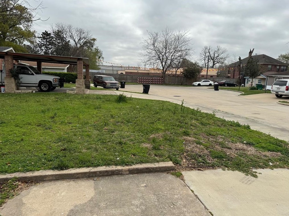 11530 Shoshone Rd, Houston TX 77055-1328 exterior