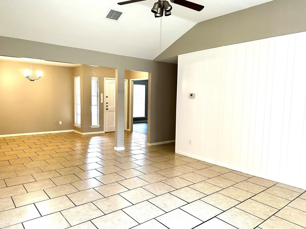 9215 Mcafee Dr, Houston TX  77031-1105 exterior