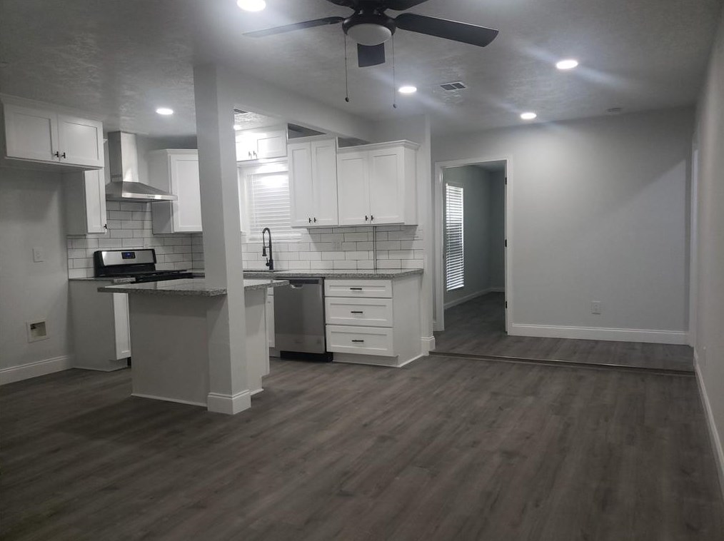 162 Princess Dr, Houston TX  77034-1516 exterior