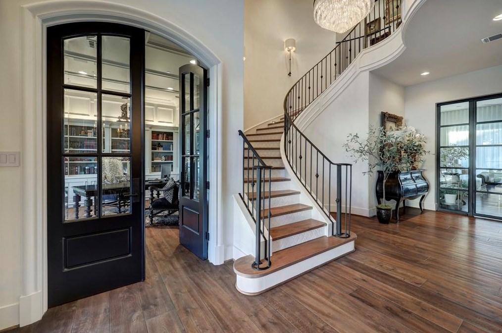 209 Bryn Mawr Cir, Houston TX  77024-6811 exterior