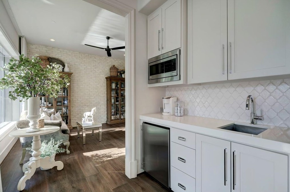 209 Bryn Mawr Cir, Houston TX  exterior