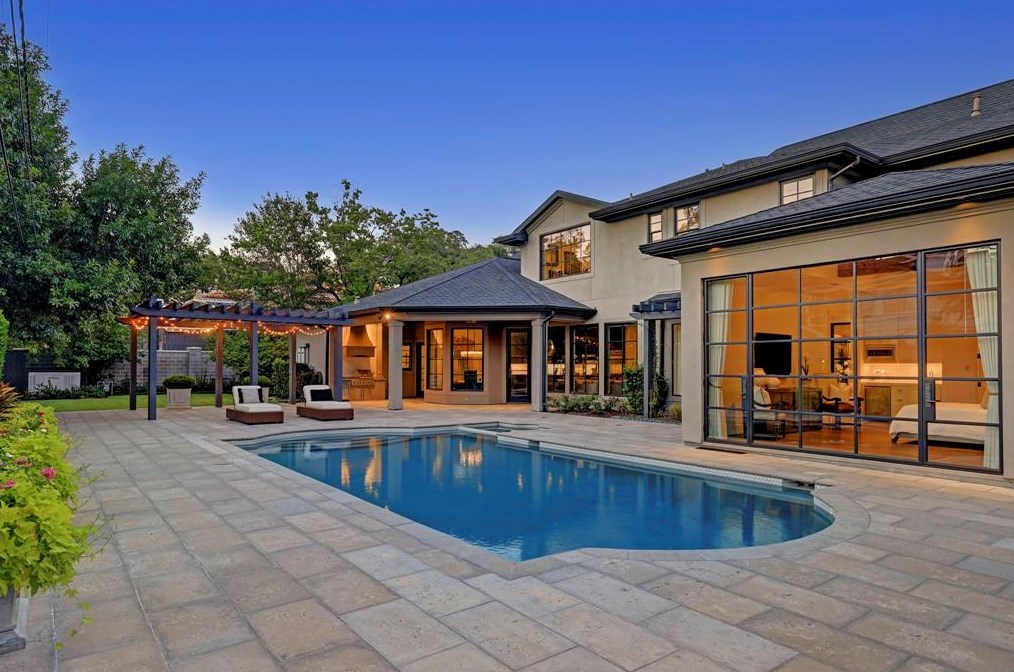 209 Bryn Mawr Cir, Houston TX  exterior