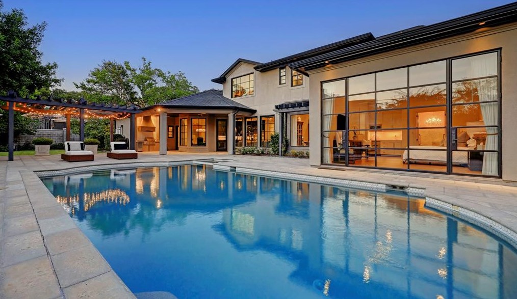 209 Bryn Mawr Cir, Houston TX  exterior