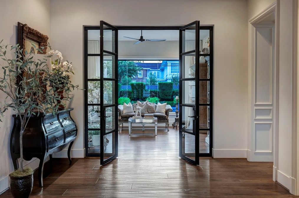 209 Bryn Mawr Cir, Houston TX  exterior