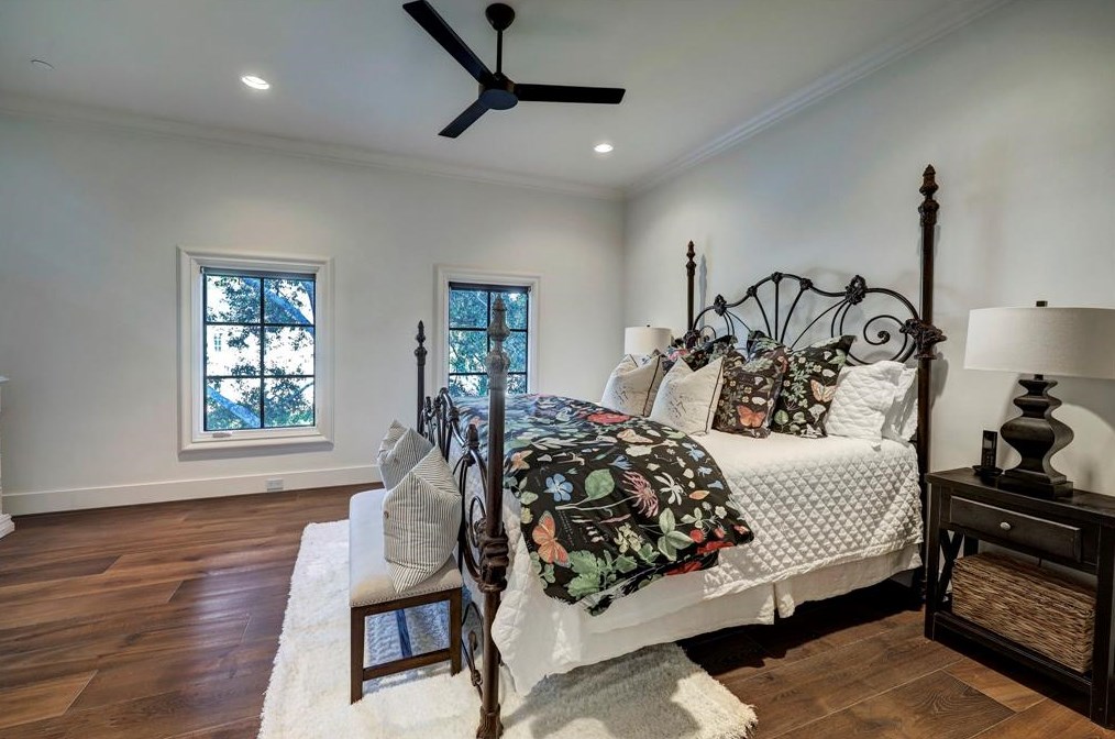 209 Bryn Mawr Cir, Houston TX  exterior