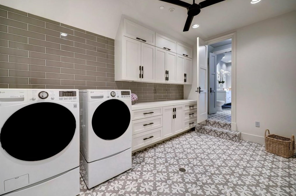 209 Bryn Mawr Cir, Houston TX  exterior