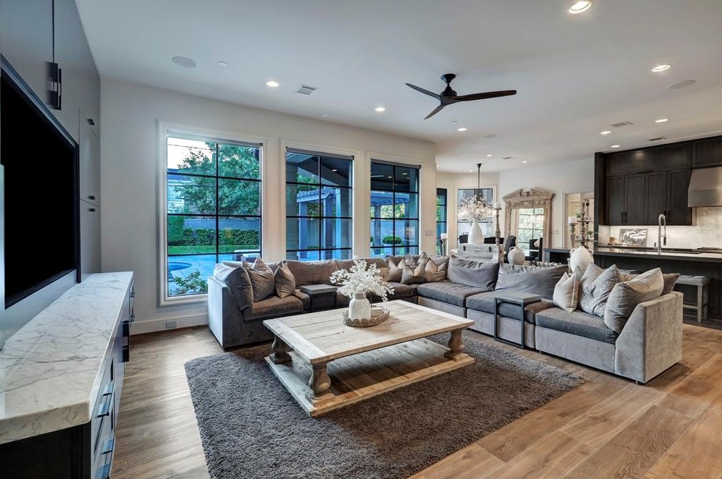 209 Bryn Mawr Cir, Houston TX  exterior