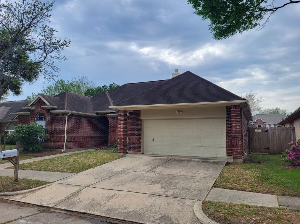 16027 Silver Valley Dr, Houston TX  77084-2960 exterior