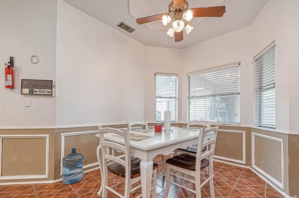17307 Ponderosa Pne Dr, Houston TX  77090-2057 exterior