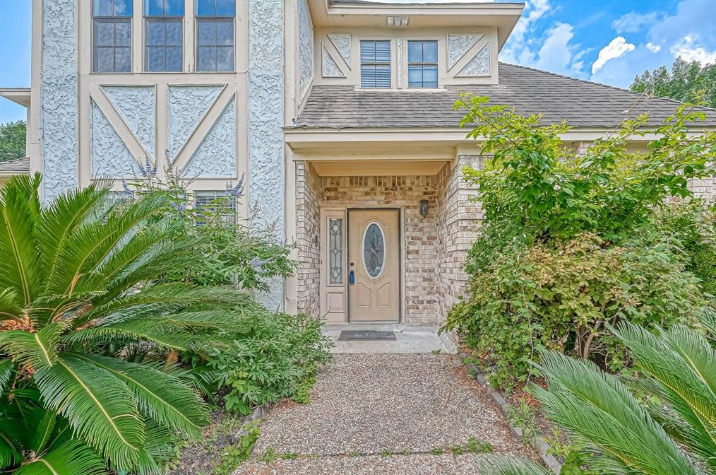 17307 Ponderosa Pne Dr, Houston TX  77090-2057 exterior