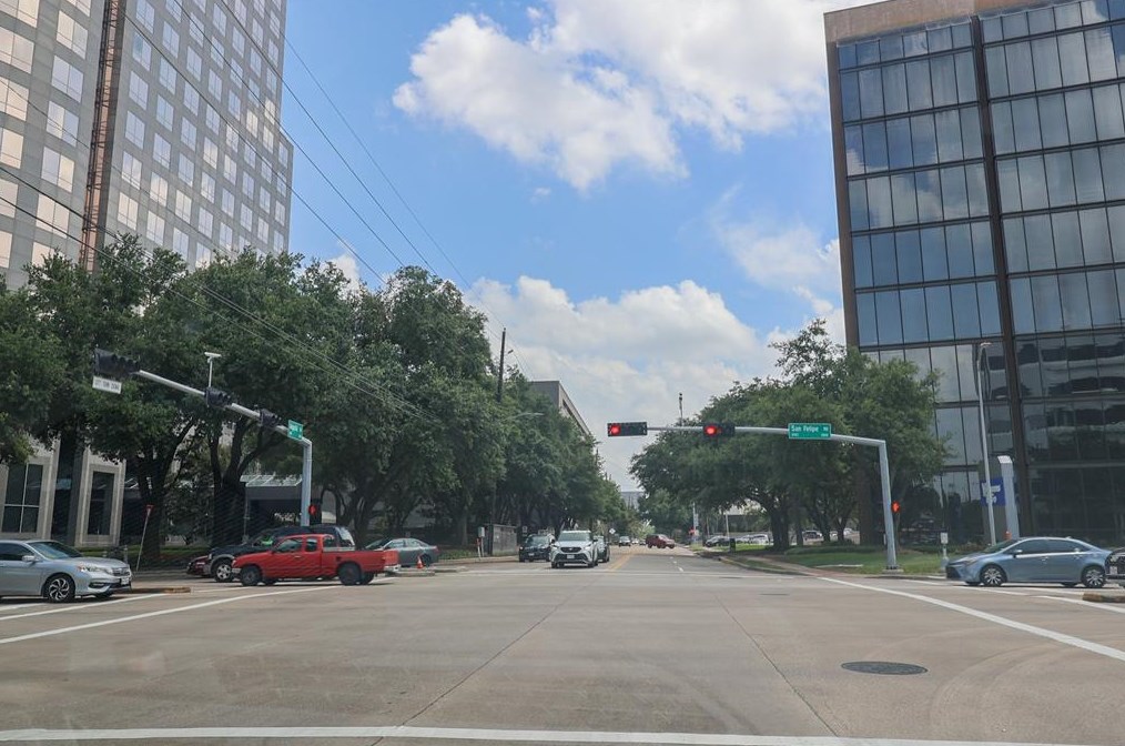1223 Augusta Dr, Houston TX  77057-2252 exterior