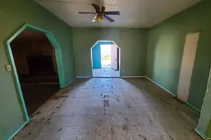 306 E Ida Ave, Electra, TX 76360 - Photo 5