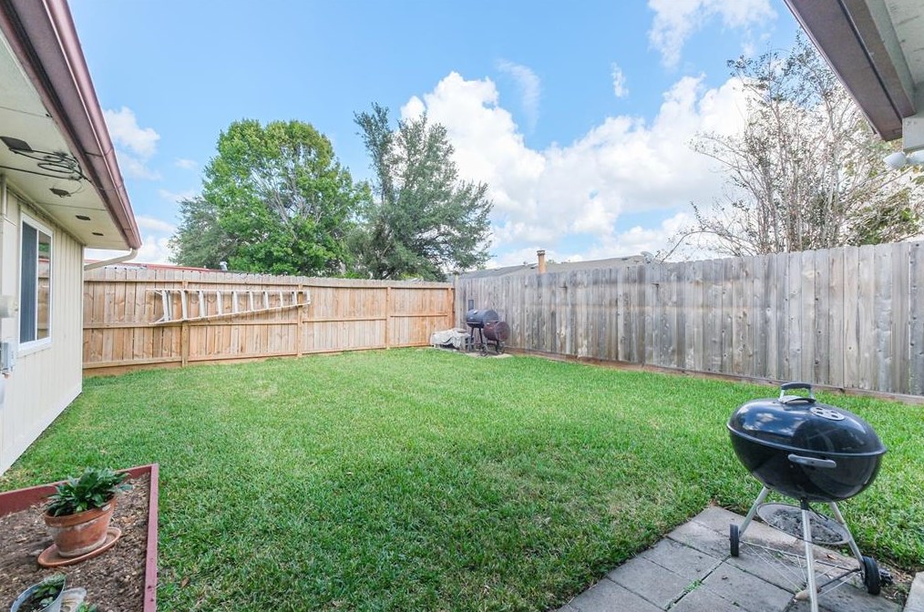 3719 Embarcadero Dr, Houston TX 77082-2905 exterior