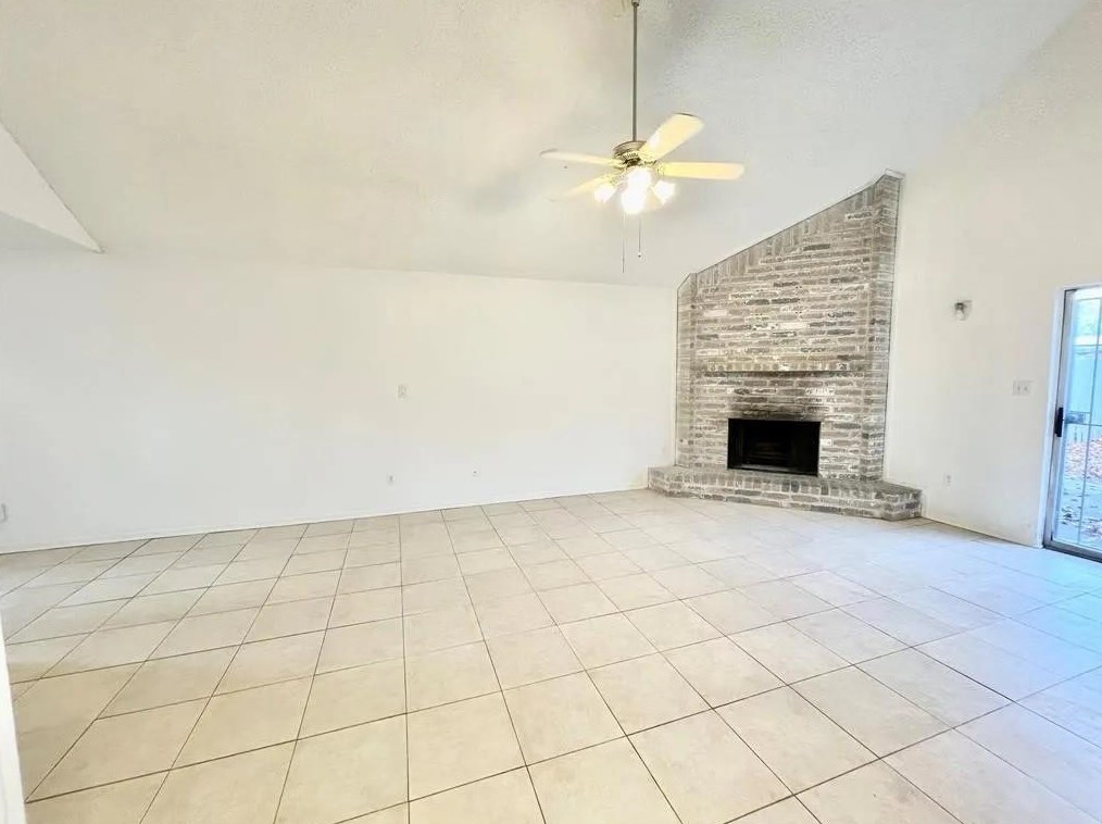 6207 Grandvale Dr, Houston TX  77072-1517 exterior