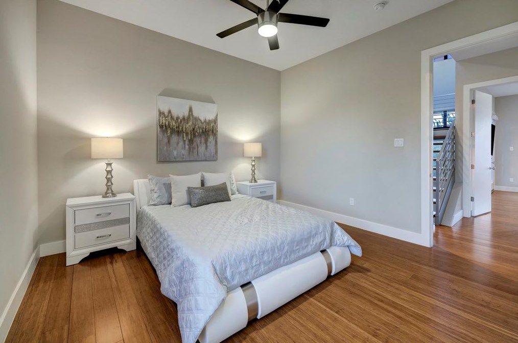 1411 Hickory St, Houston TX  77007-7733 exterior